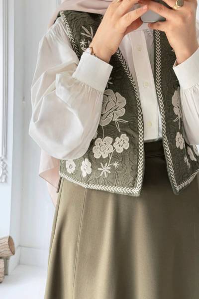 Çiçek İşlemeli Yelek - Haki