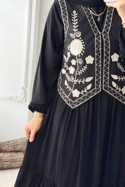 Düğme Detaylı Nakışlı Yelek - Siyah