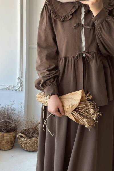 Etek Ucu Fırfırlı Takım - Tozlu Kahve