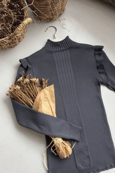 Fırfır Detaylı Bluz - Füme