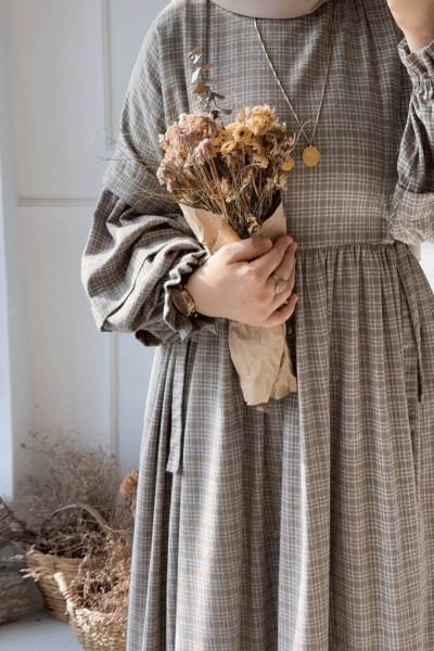 Yandan Bağcıklı Ekose Elbise - Vizon